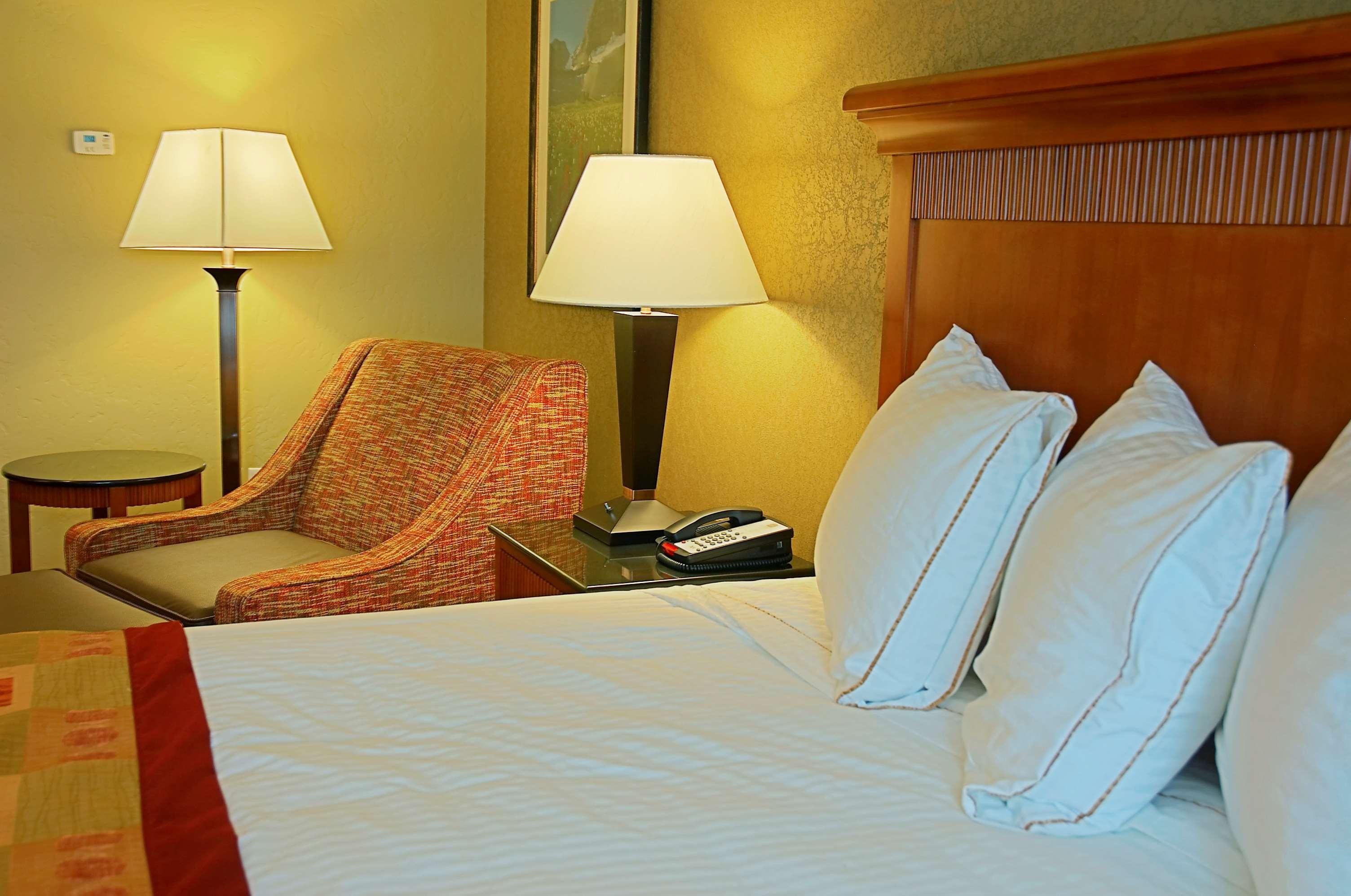 אוגדן Best Western Plus Canyon Pines מראה חיצוני תמונה