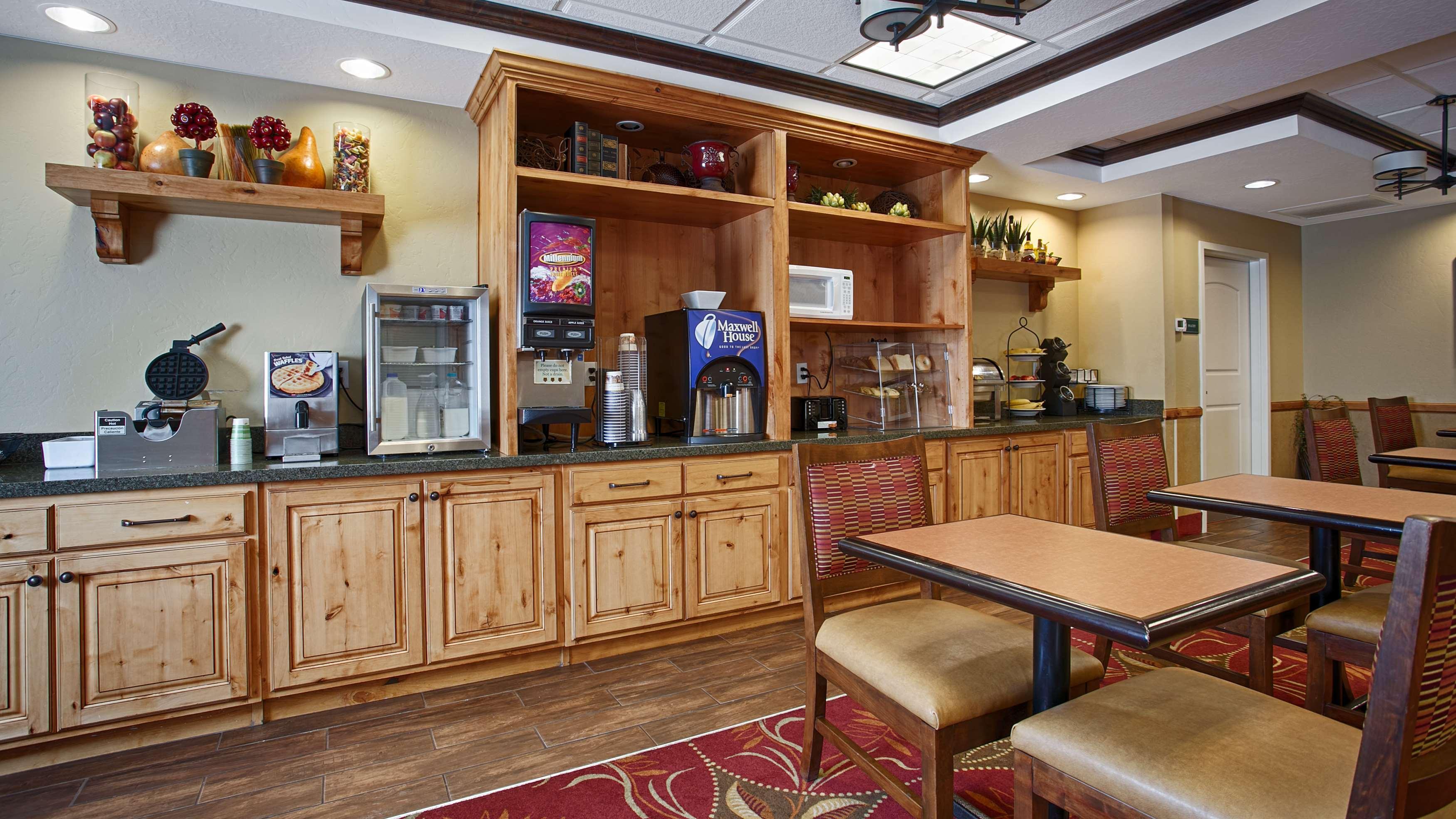 אוגדן Best Western Plus Canyon Pines מראה חיצוני תמונה