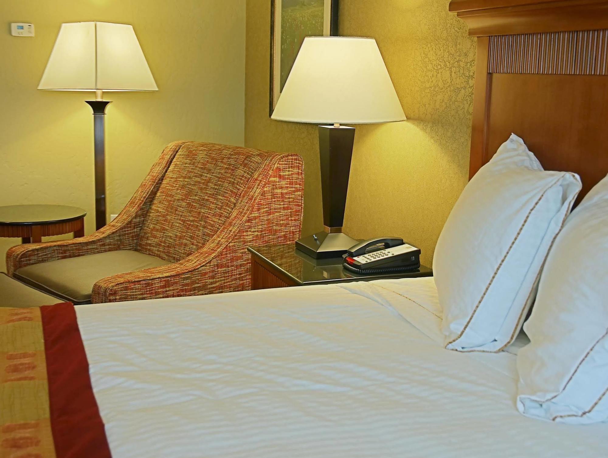 אוגדן Best Western Plus Canyon Pines מראה חיצוני תמונה
